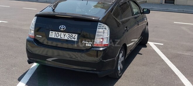 Toyota Prius-12