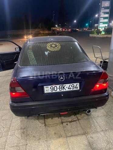 Mercedes C 220 1995, 250,000 km - 2.2 л - Zaqatala