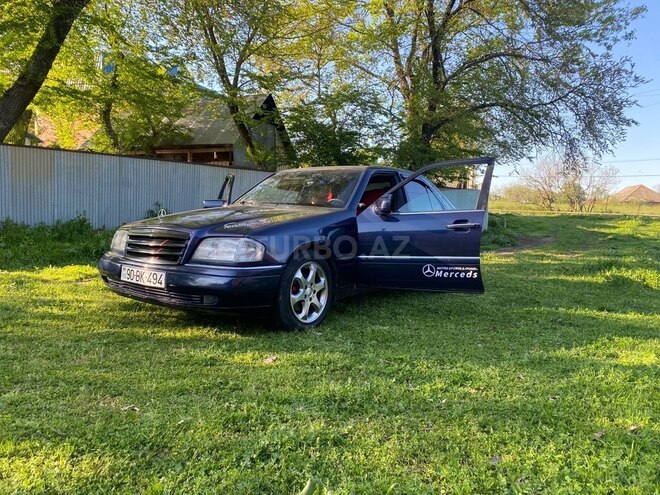 Mercedes C 220 1995, 250,000 km - 2.2 л - Zaqatala