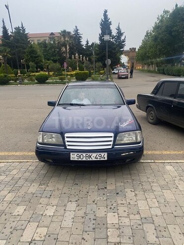 Mercedes C 220 1995, 250,000 km - 2.2 л - Zaqatala