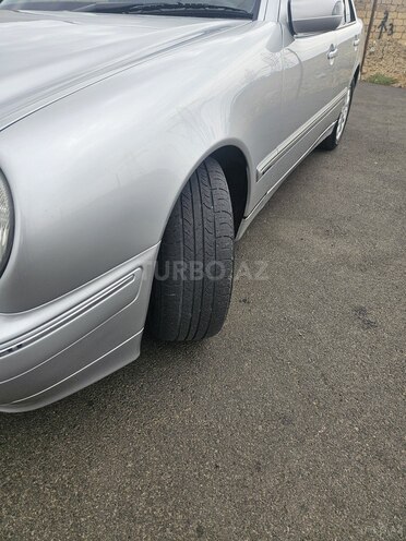 Mercedes E 270 1999, 398,900 km - 2.7 l - Sumqayıt