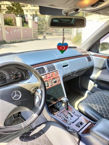 Mercedes E 220 d 2021, 420,000 km - 2.2 l - Bakı