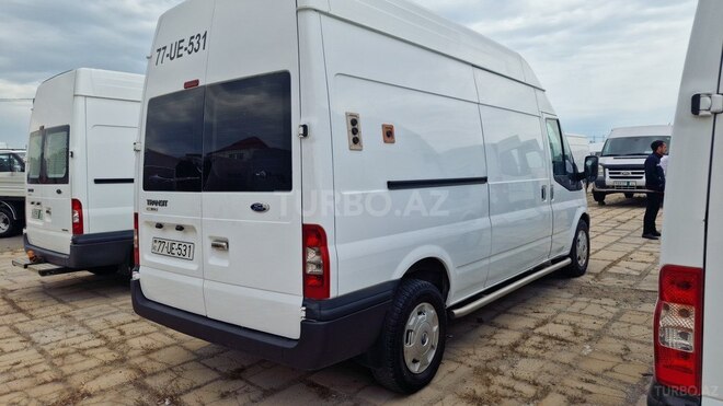 Ford Transit-3