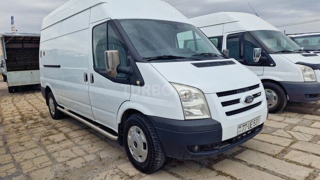 Ford Transit-4