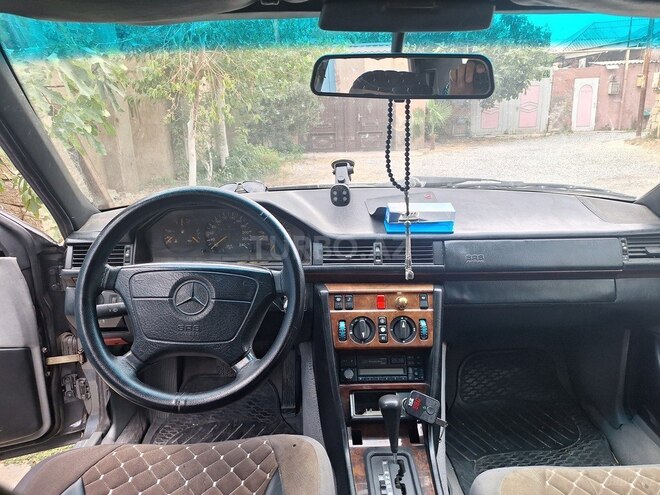 Mercedes E 220 1994, 534,235 km - 2.2 l - Bakı