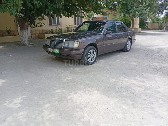 Mercedes E 220 1991, 245,127 km - 2.2 l - İmişli