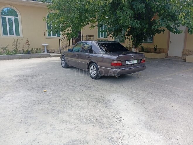 Mercedes E 220 1991, 245,127 km - 2.2 l - İmişli