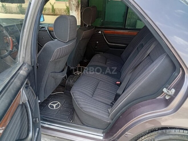 Mercedes E 220 1991, 245,127 km - 2.2 l - İmişli