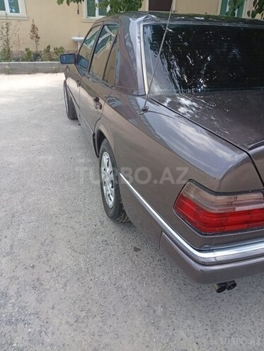 Mercedes E 220 1991, 245,127 km - 2.2 l - İmişli