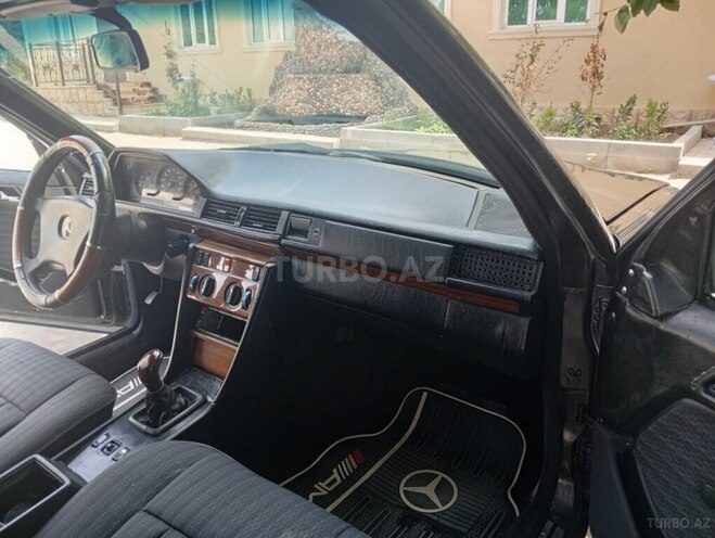 Mercedes E 220 1991, 245,127 km - 2.2 l - İmişli
