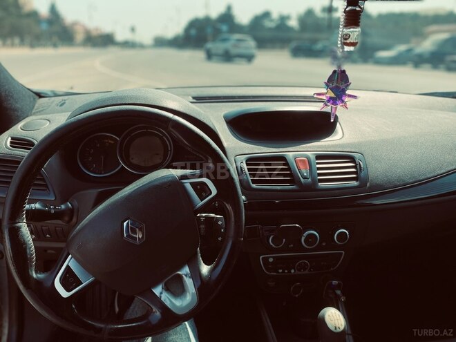 Renault Megane 2011, 300,000 km - 1.5 l - Bakı