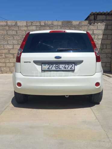 Ford Fiesta 2006, 135,000 km - 1.4 л - Bakı
