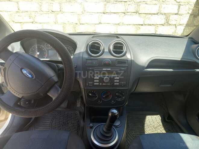 Ford Fiesta 2006, 135,000 km - 1.4 л - Bakı
