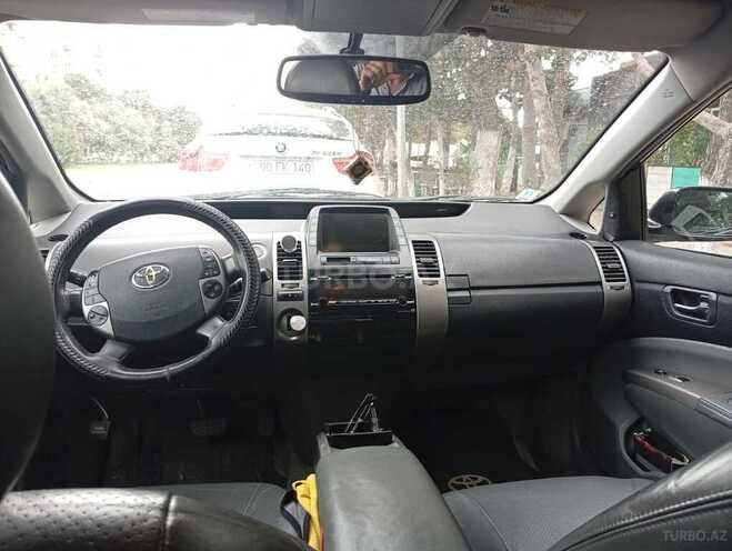 Toyota Prius-3