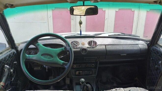 LADA (VAZ) 2106 1996, 80,000 km - 1.6 l - Salyan