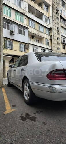 Mercedes E 240 1998, 285,000 km - 2.4 l - Bakı