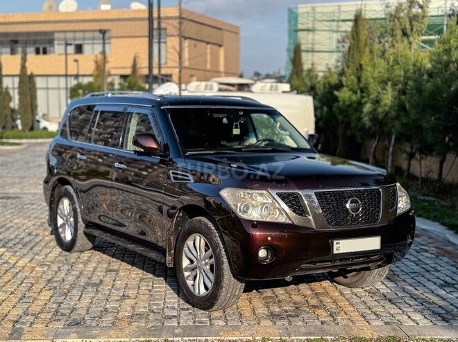 Nissan Patrol 2011, 211,000 km - 5.6 l - Bakı