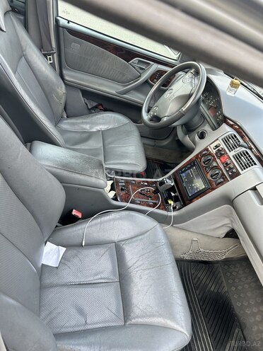 Mercedes E 240 2001, 315,000 km - 2.4 l - Gəncə
