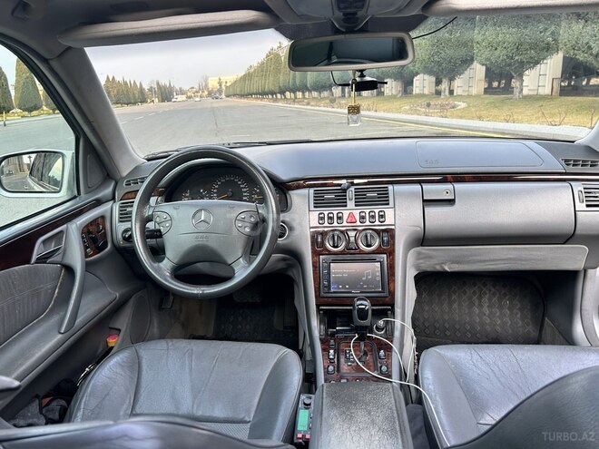 Mercedes E 240 2001, 315,000 km - 2.4 l - Gəncə