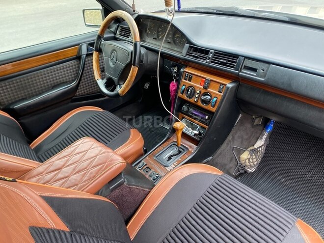 Mercedes E 250 1993, 770,021 km - 2.5 l - Bakı
