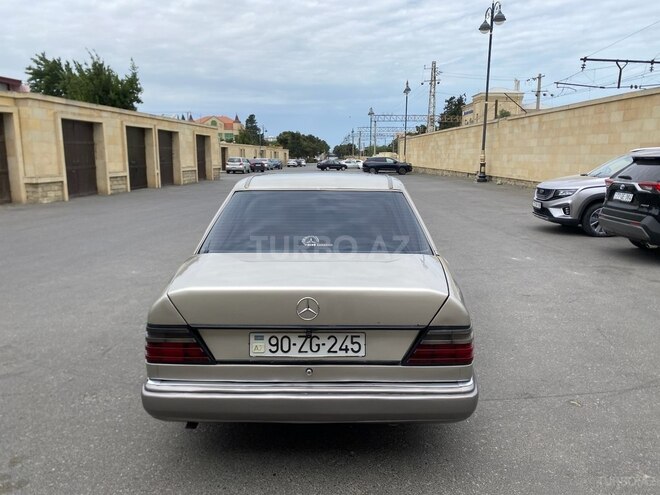 Mercedes E 250 1993, 770,021 km - 2.5 l - Bakı