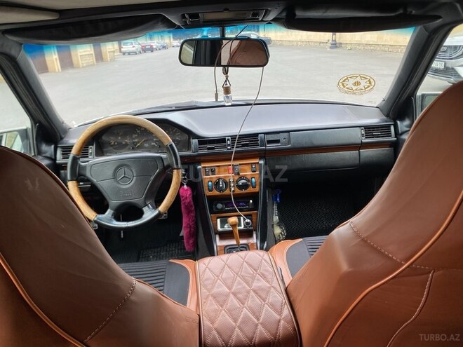 Mercedes E 250 1993, 770,021 km - 2.5 l - Bakı