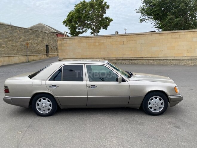 Mercedes E 250 1993, 770,021 km - 2.5 l - Bakı