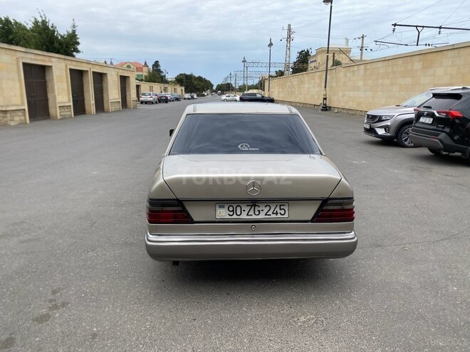 Mercedes E 250 1993, 770,021 km - 2.5 l - Bakı