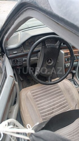 Mercedes E 200 1990, 338,400 km - 2.2 l - İsmayıllı