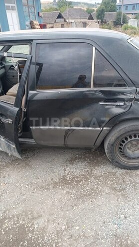 Mercedes E 200 1990, 338,400 km - 2.2 l - İsmayıllı