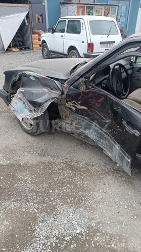 Mercedes E 200 1990, 338,400 km - 2.2 l - İsmayıllı