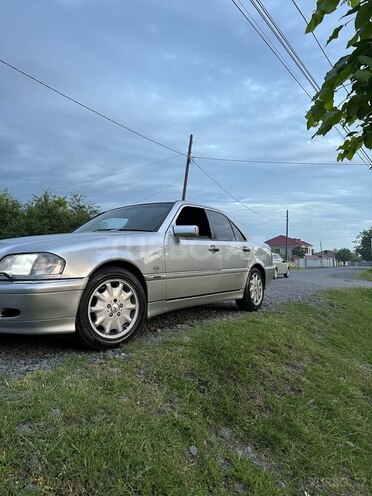 Mercedes C 220 d 2000, 330,000 km - 2.2 л - Zaqatala