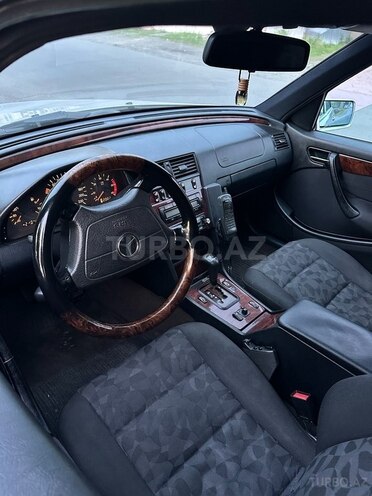 Mercedes C 220 d 2000, 330,000 km - 2.2 л - Zaqatala