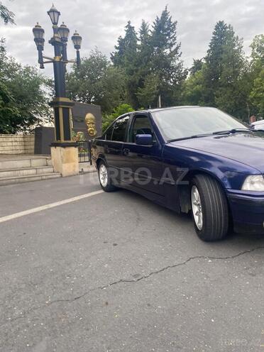 BMW 318 1993, 350,000 km - 1.8 l - Zaqatala