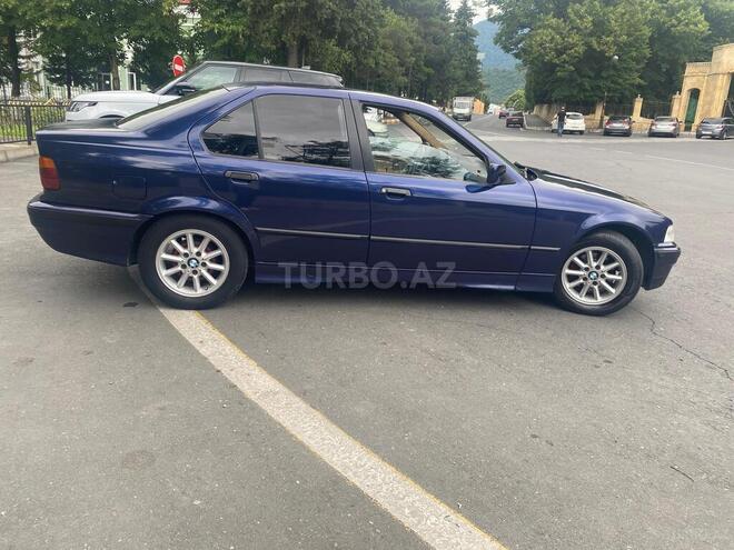 BMW 318 1993, 350,000 km - 1.8 l - Zaqatala