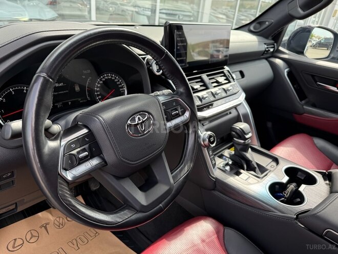 Toyota Land Cruiser-12