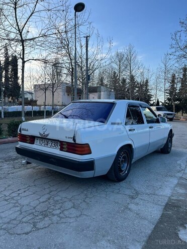 Mercedes 190-11