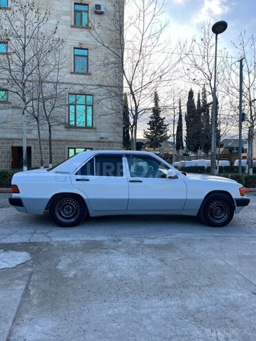 Mercedes 190-12