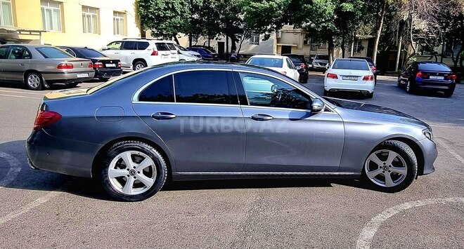 Mercedes E 200 d 2017, 202,000 km - 2.0 l - Bakı