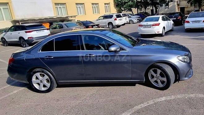 Mercedes E 200 d 2017, 202,000 km - 2.0 l - Bakı