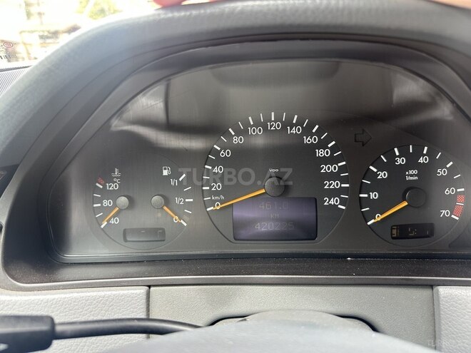 Mercedes E 240 1999, 420,000 km - 2.4 л - Bakı