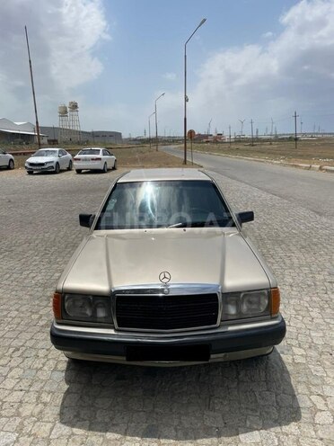 Mercedes 190-1