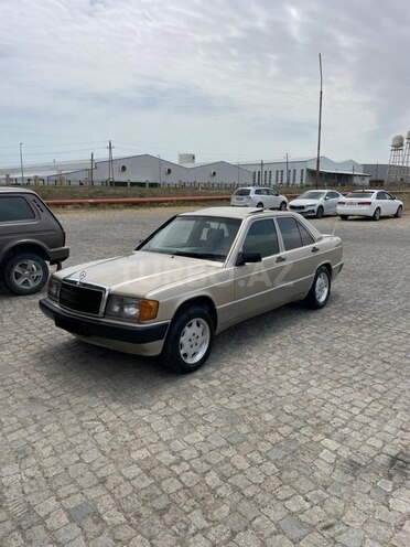 Mercedes 190-2