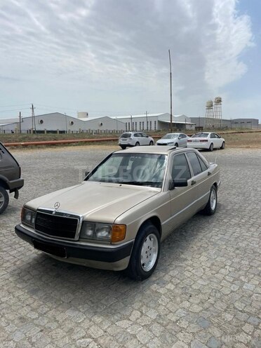 Mercedes 190-7