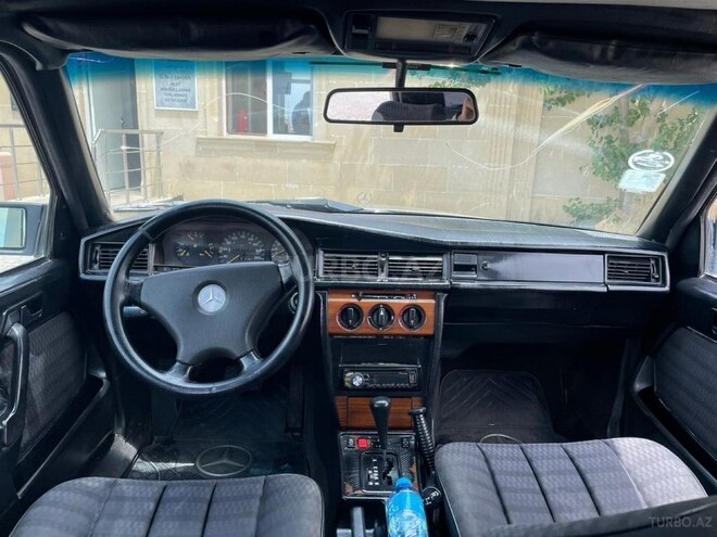 Mercedes 190-8