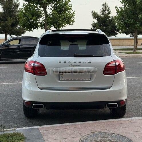 Porsche Cayenne-4