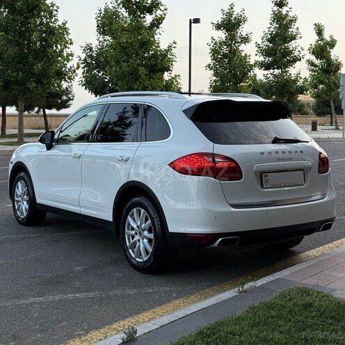 Porsche Cayenne-2