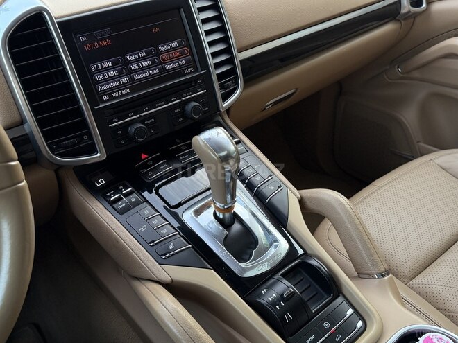 Porsche Cayenne-7