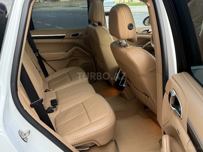 Porsche Cayenne-10
