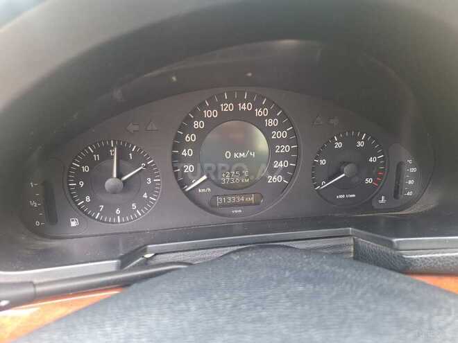 Mercedes E 280-9